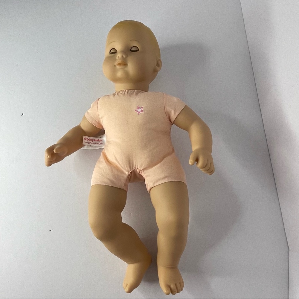 American Girl Bitty Baby Doll Sleepy Blue Eyes Blonde Bald Head With Outfit 15” - Picture 9 of 16